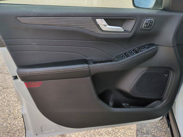 Certified 2023 Ford Escape Platinum w/ Premium Technology Package AWD/4WD image 9