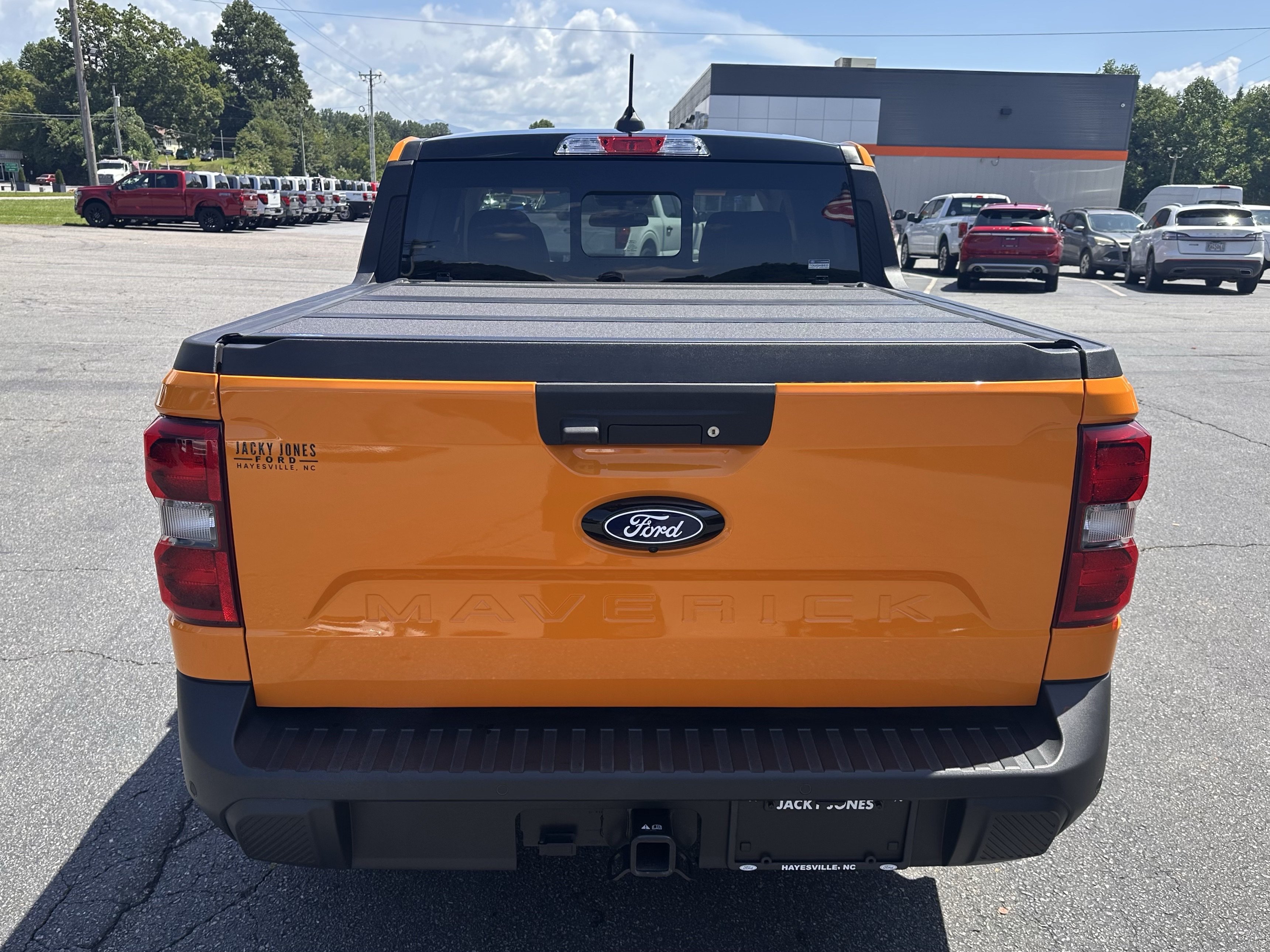 Certified 2026 Ford Maverick Lariat w/ Black Appearance Package AWD/4WD image 5