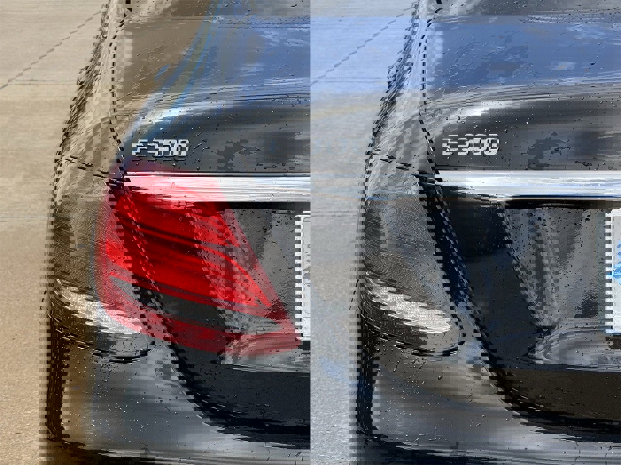 Used 2019 Mercedes-Benz E 300 w/ AMG Line Exterior image 7