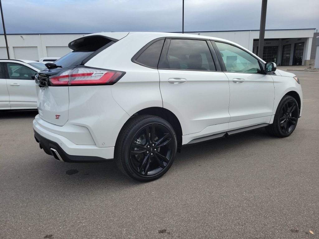 Certified 2024 Ford Edge ST w/ Equipment Group 401A AWD/4WD image 4