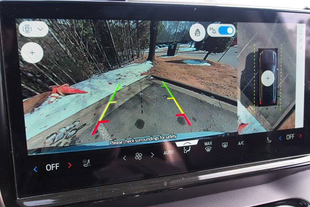 Certified 2025 Ford Expedition Active image 30