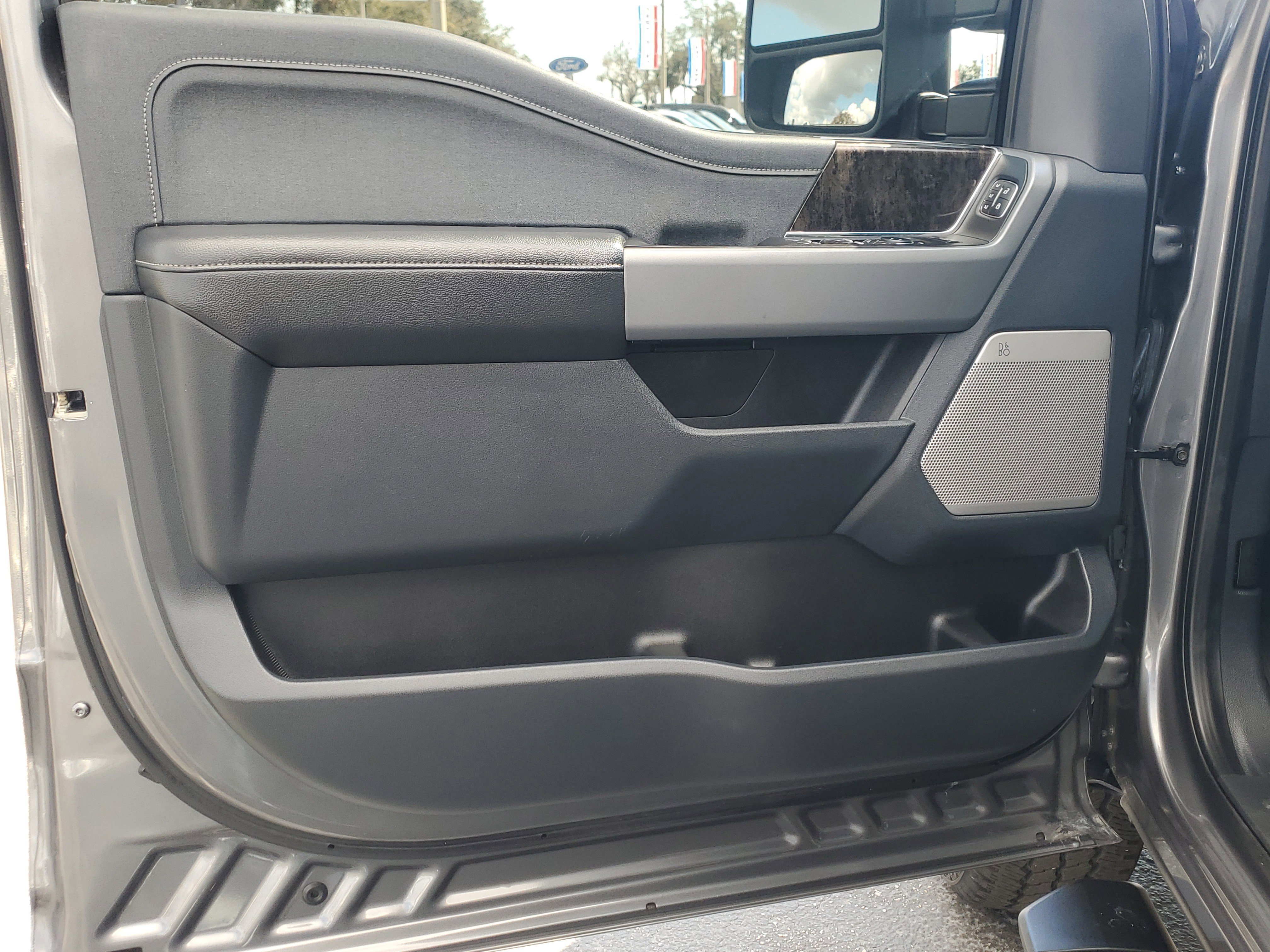 Certified 2024 Ford F250 Lariat w/ Lariat Ultimate Package image 19