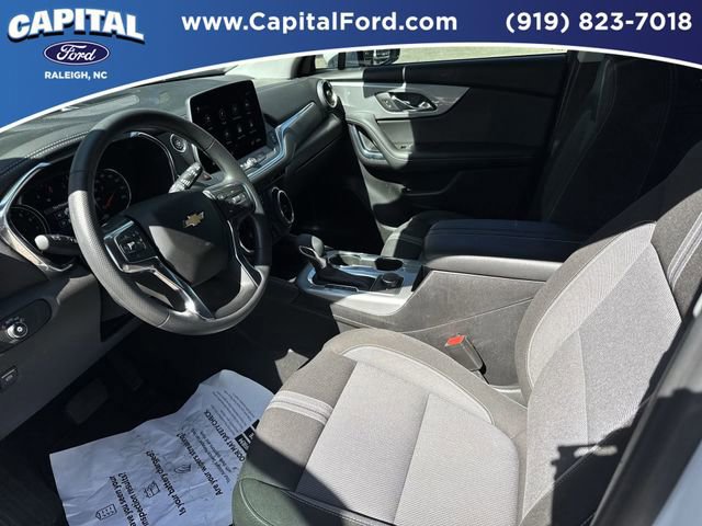 Used 2025 Chevrolet Blazer LT AWD/4WD image 19
