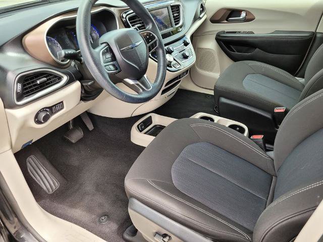 Used 2021 Chrysler Voyager LX FWD image 17