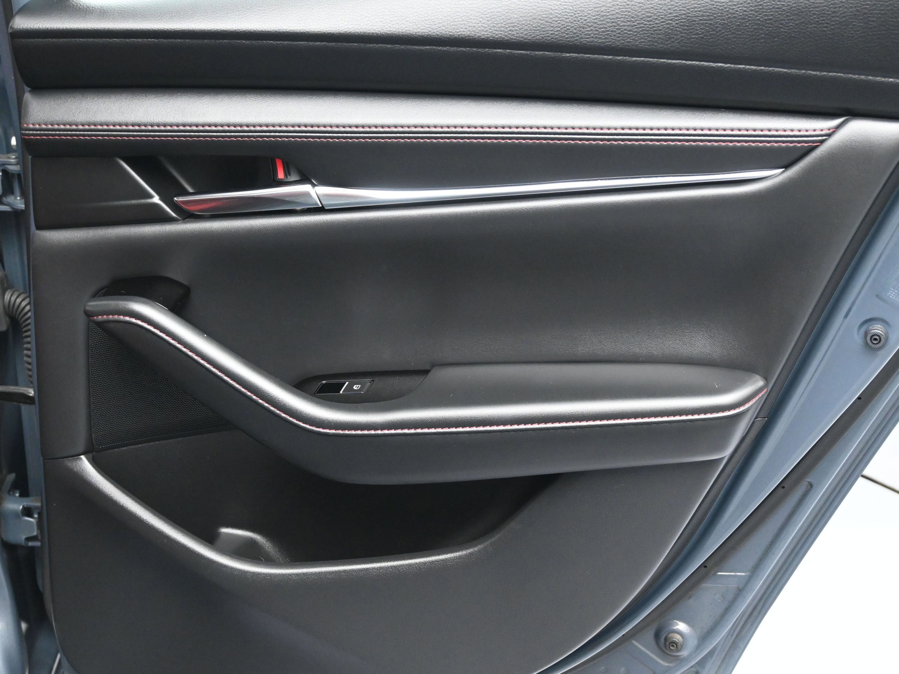 Used 2024 MAZDA MAZDA3 s image 27