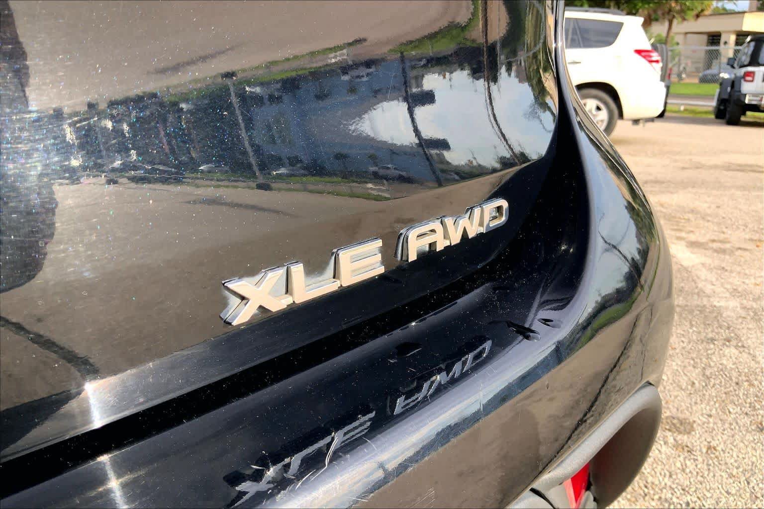 Used 2022 Toyota Highlander XLE AWD/4WD image 8