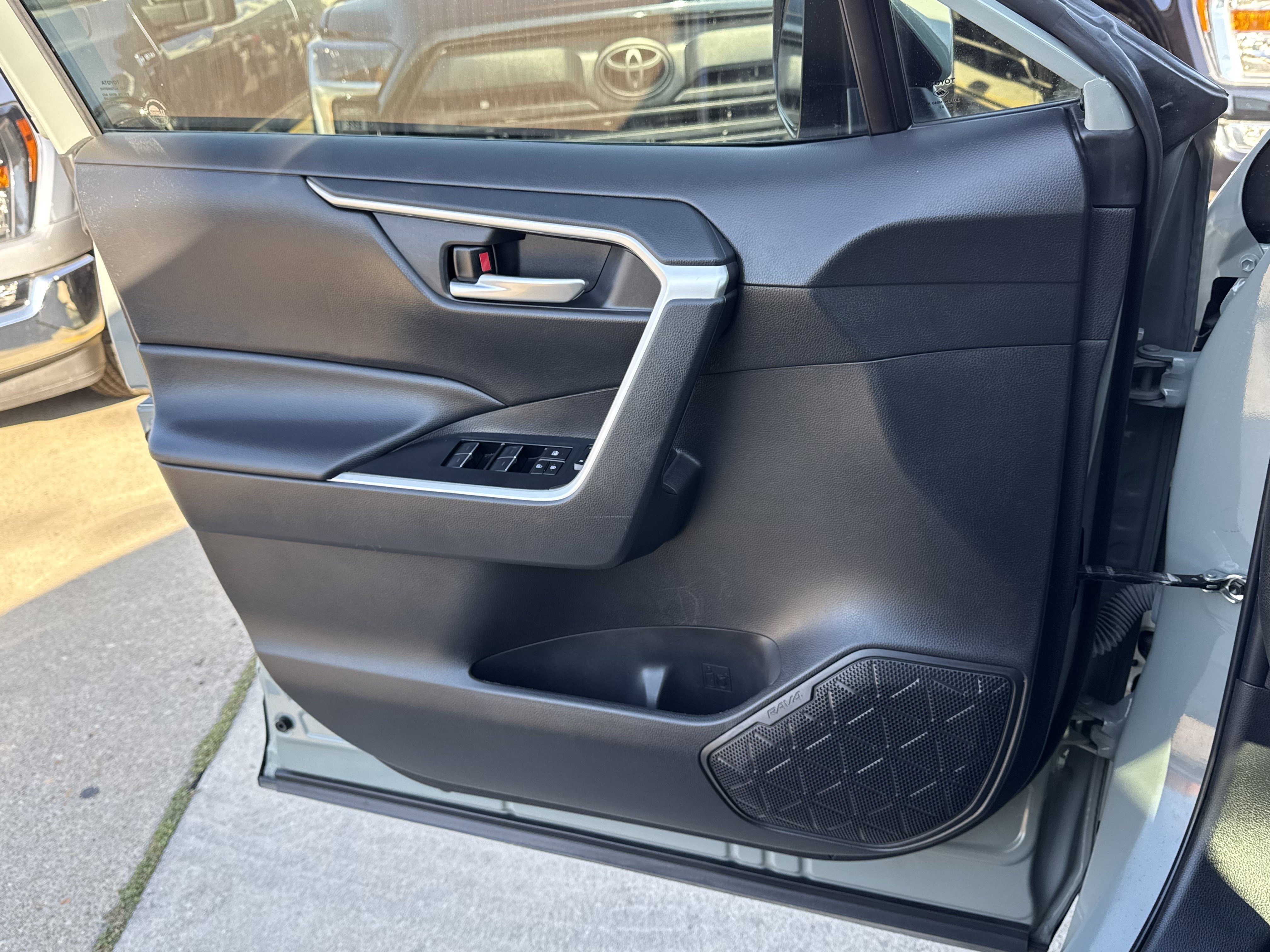 Used 2023 Toyota RAV4 XLE Premium image 24