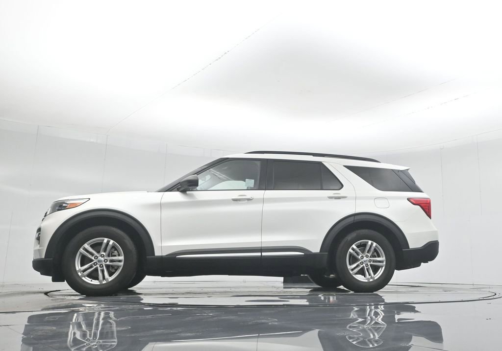 Certified 2022 Ford Explorer XLT w/ Equipment Group 202A image 58