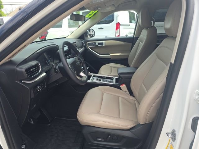 Certified 2023 Ford Explorer XLT w/ Equipment Group 202A AWD/4WD image 10
