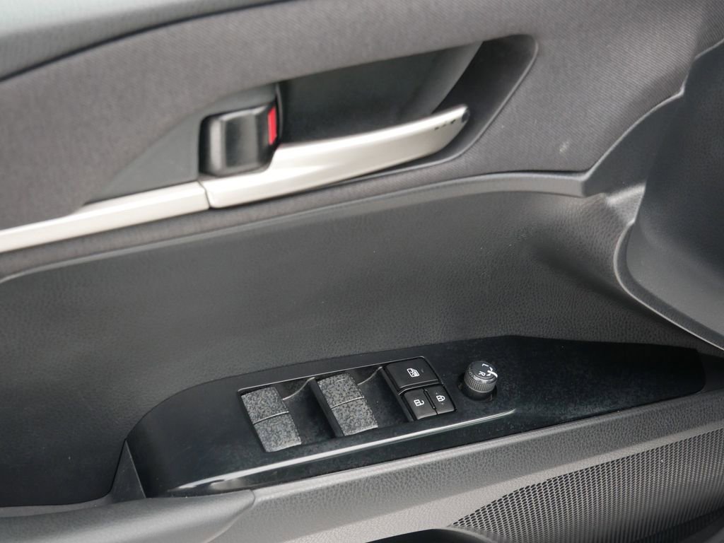Used 2025 Toyota Camry LE FWD image 15