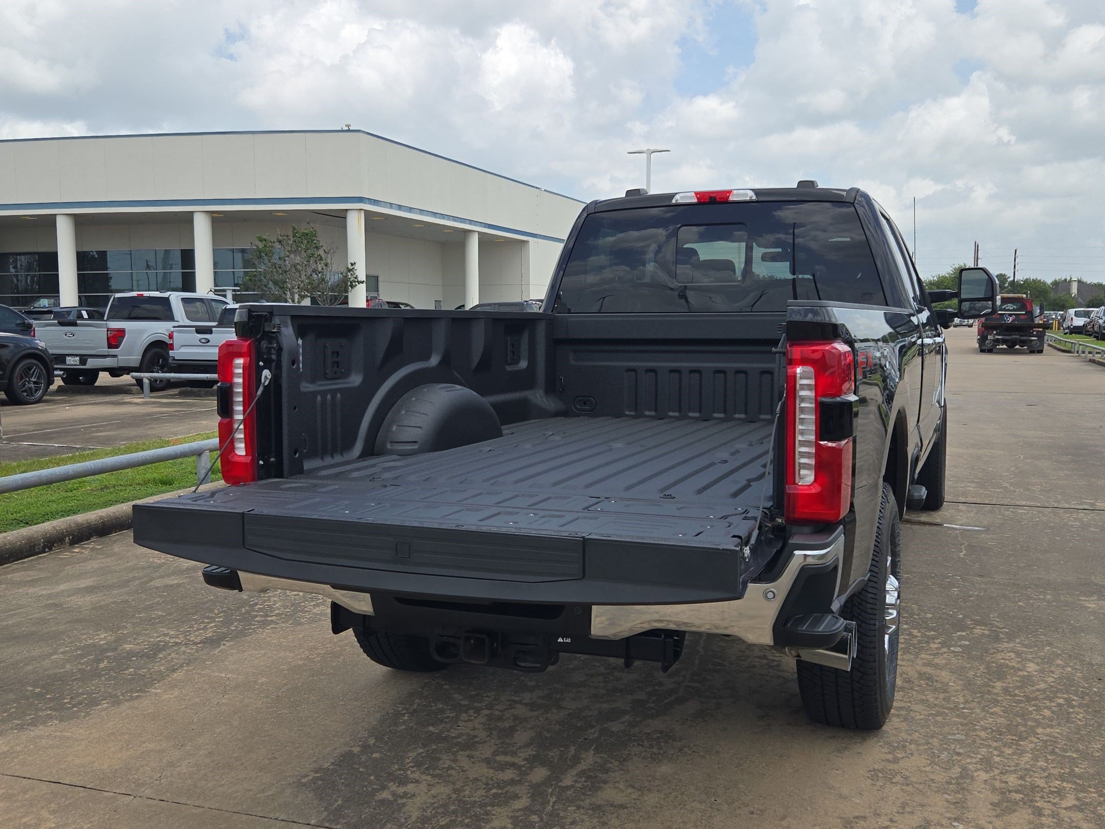 Certified 2025 Ford F350 Lariat w/ Lariat Ultimate Package AWD/4WD image 31