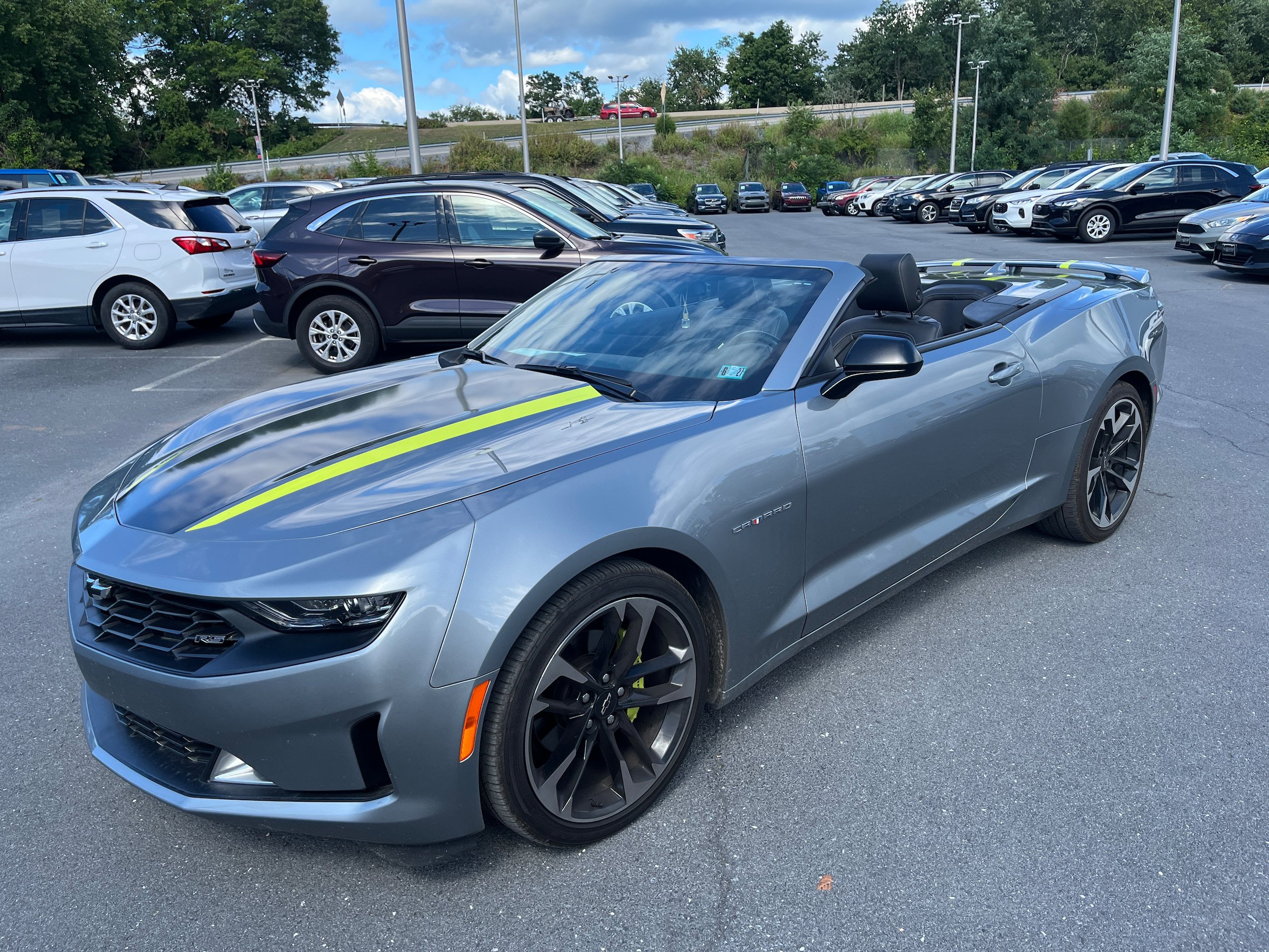 Used 2023 Chevrolet Camaro LT RWD image 9