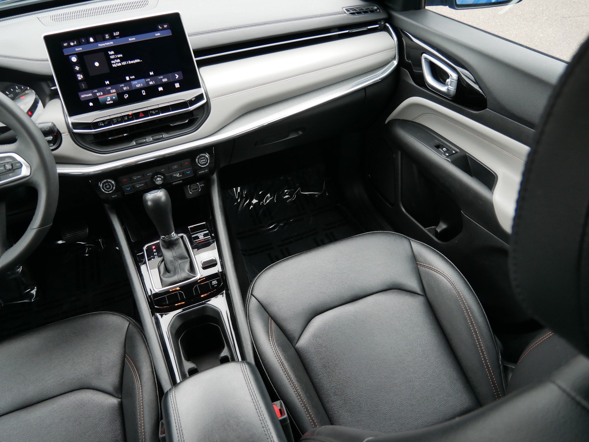 Used 2024 Jeep Compass Limited AWD/4WD image 11