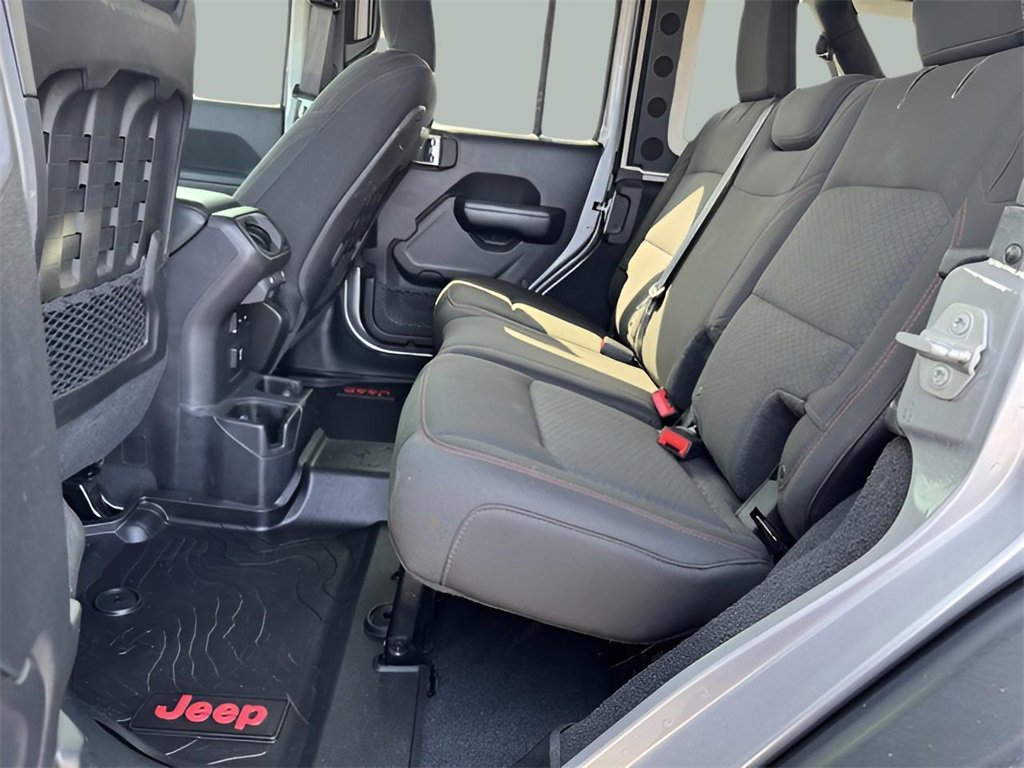 Used 2018 Jeep Wrangler Unlimited Rubicon image 16