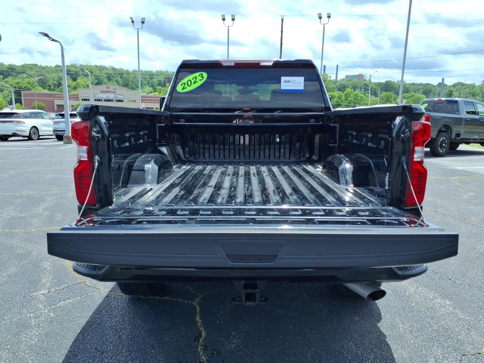 Used 2023 Chevrolet Silverado 2500 Custom w/ Custom Convenience Package AWD/4WD image 11