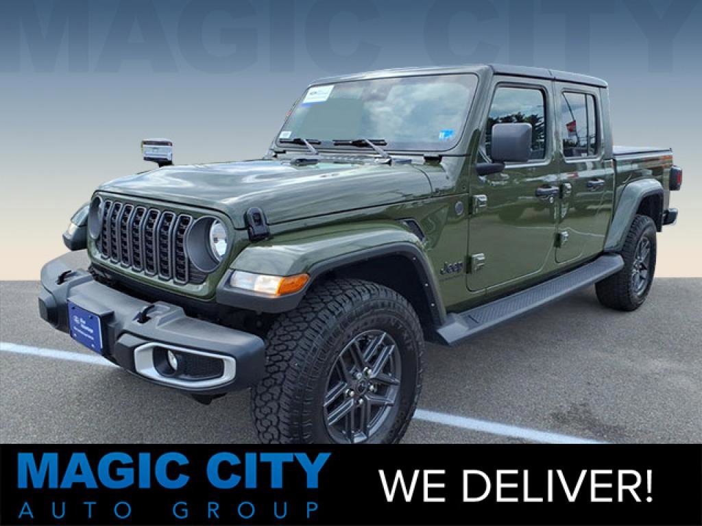 Used 2024 Jeep Gladiator Sport AWD/4WD image 1