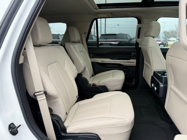 Certified 2022 Ford Expedition Platinum image 24