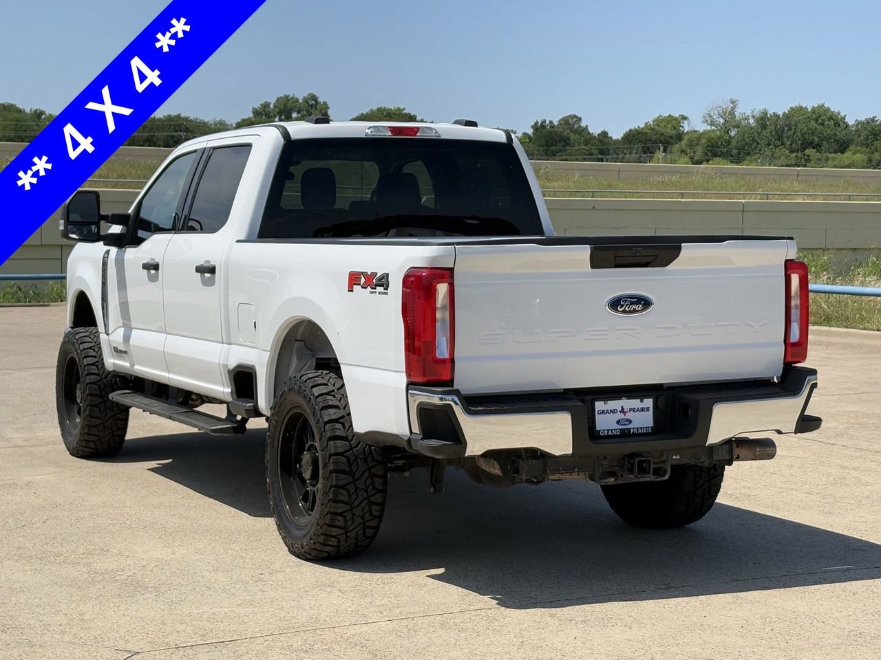 Certified 2025 Ford F250 XLT w/ FX4 Off-Road Package AWD/4WD image 6