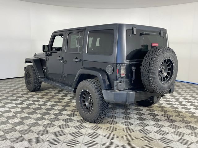 Used 2017 Jeep Wrangler Unlimited Sahara w/ Connectivity Group AWD/4WD image 13