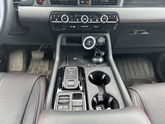 Used 2025 Honda Pilot Black Edition image 30