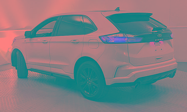Certified 2021 Ford Edge ST-Line image 3