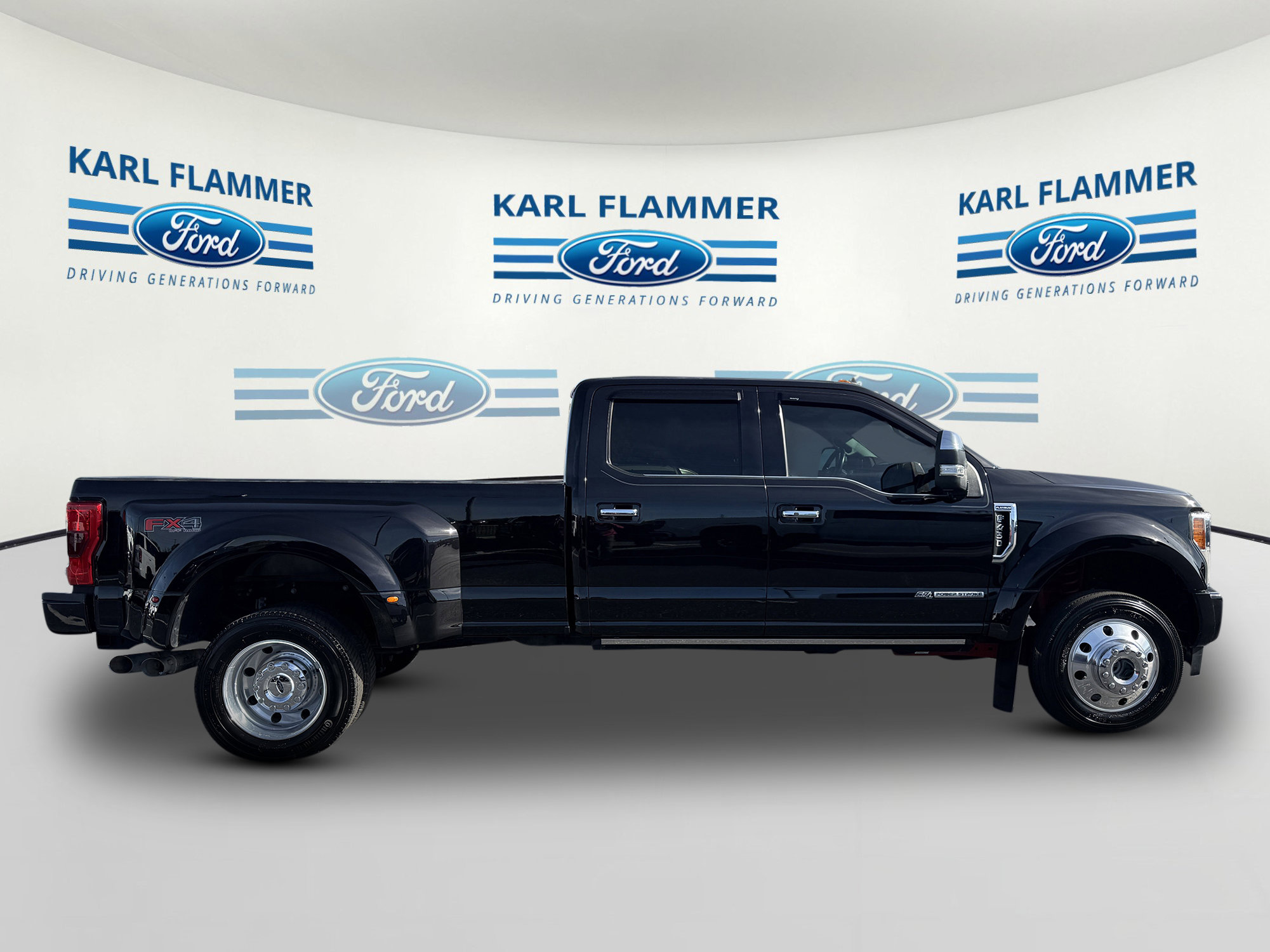 Certified 2019 Ford F450 Platinum w/ Platinum Ultimate Package image 2