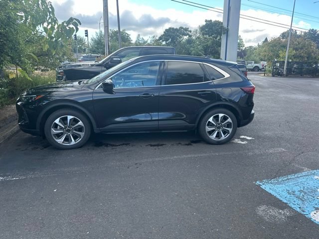 Certified 2024 Ford Escape Platinum AWD/4WD image 2