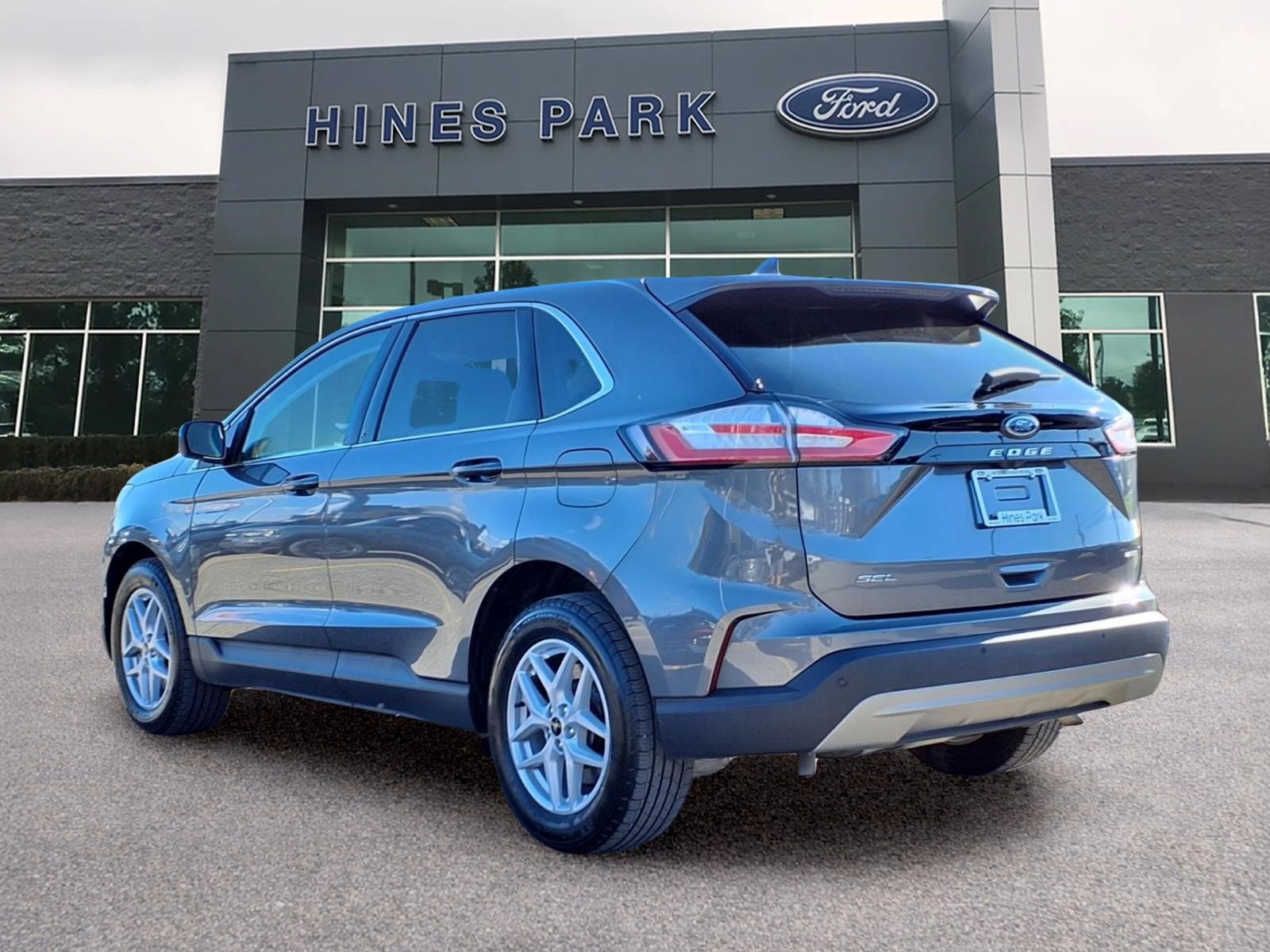 Certified 2024 Ford Edge SEL w/ Convenience Package AWD/4WD image 4