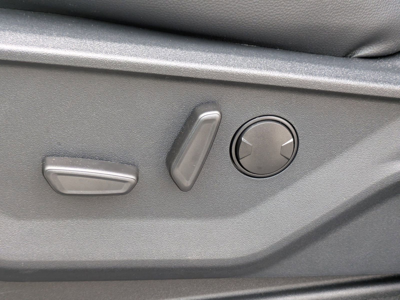 Certified 2026 Ford F250 Lariat w/ Black Appearance Package image 20