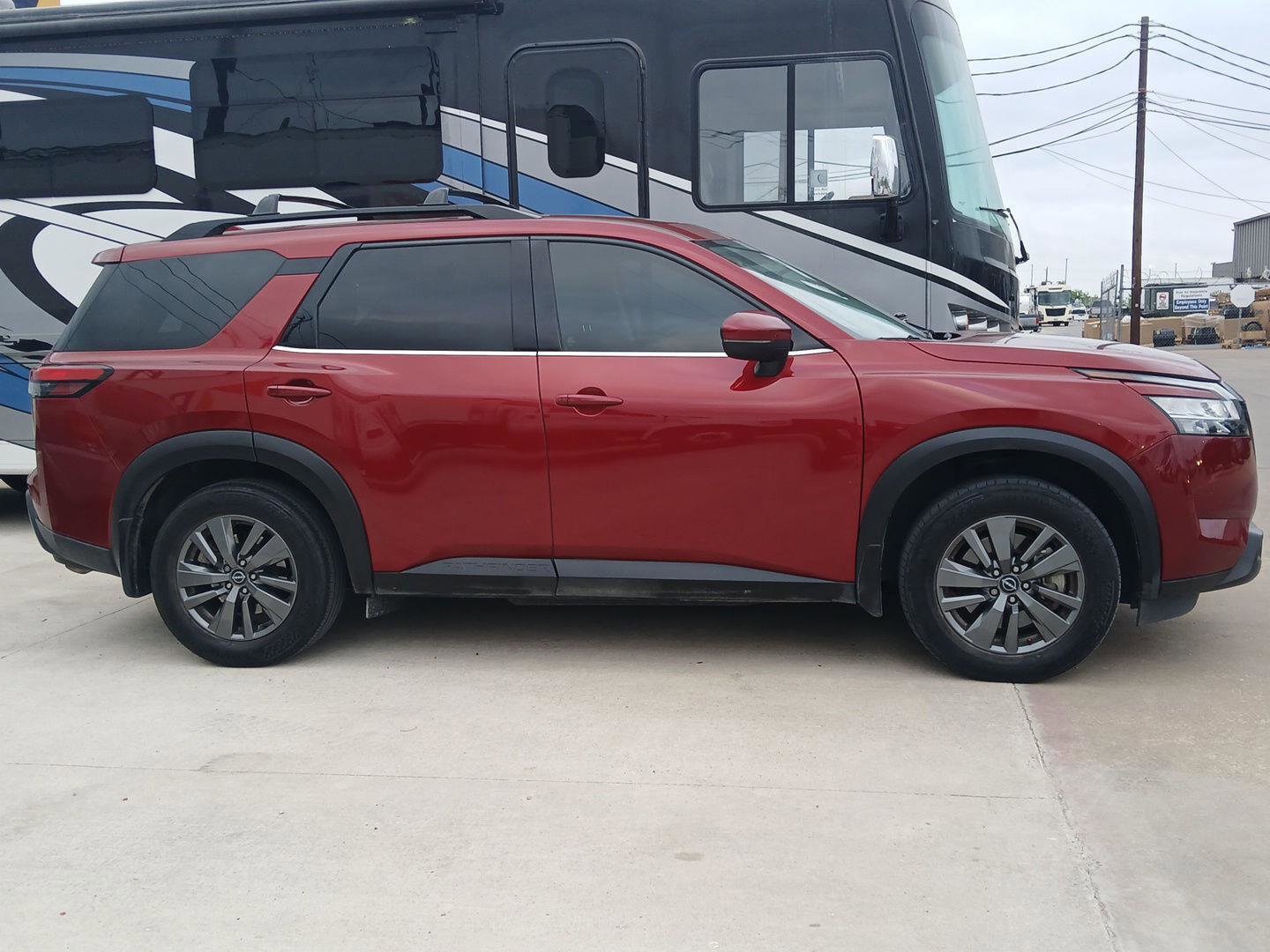 Used 2022 Nissan Pathfinder SV w/ SV Premium Package video 2