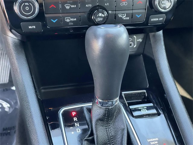 Used 2022 Jeep Compass Limited image 18