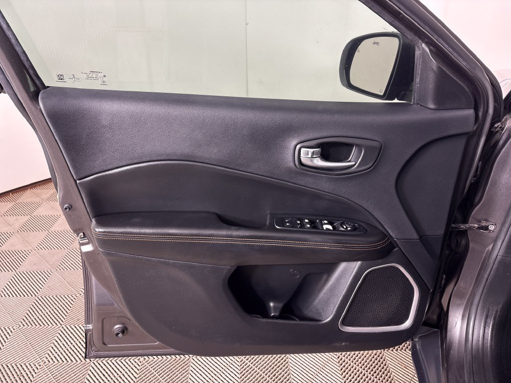 Used 2018 Jeep Compass Limited w/ Navigation Group FWD image 16