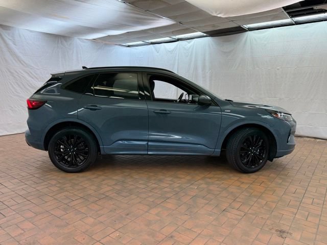 Certified 2023 Ford Escape ST-Line Elite w/ Premium Technology Package AWD/4WD image 9