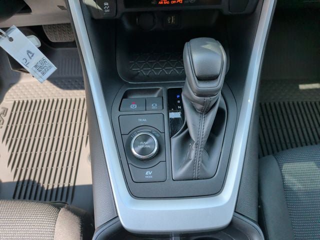 Used 2025 Toyota RAV4 LE AWD/4WD image 22