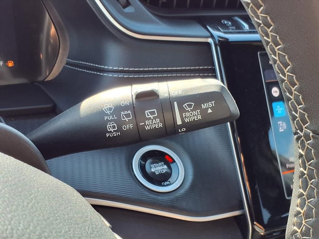 Used 2024 Jeep Grand Cherokee L Laredo image 19