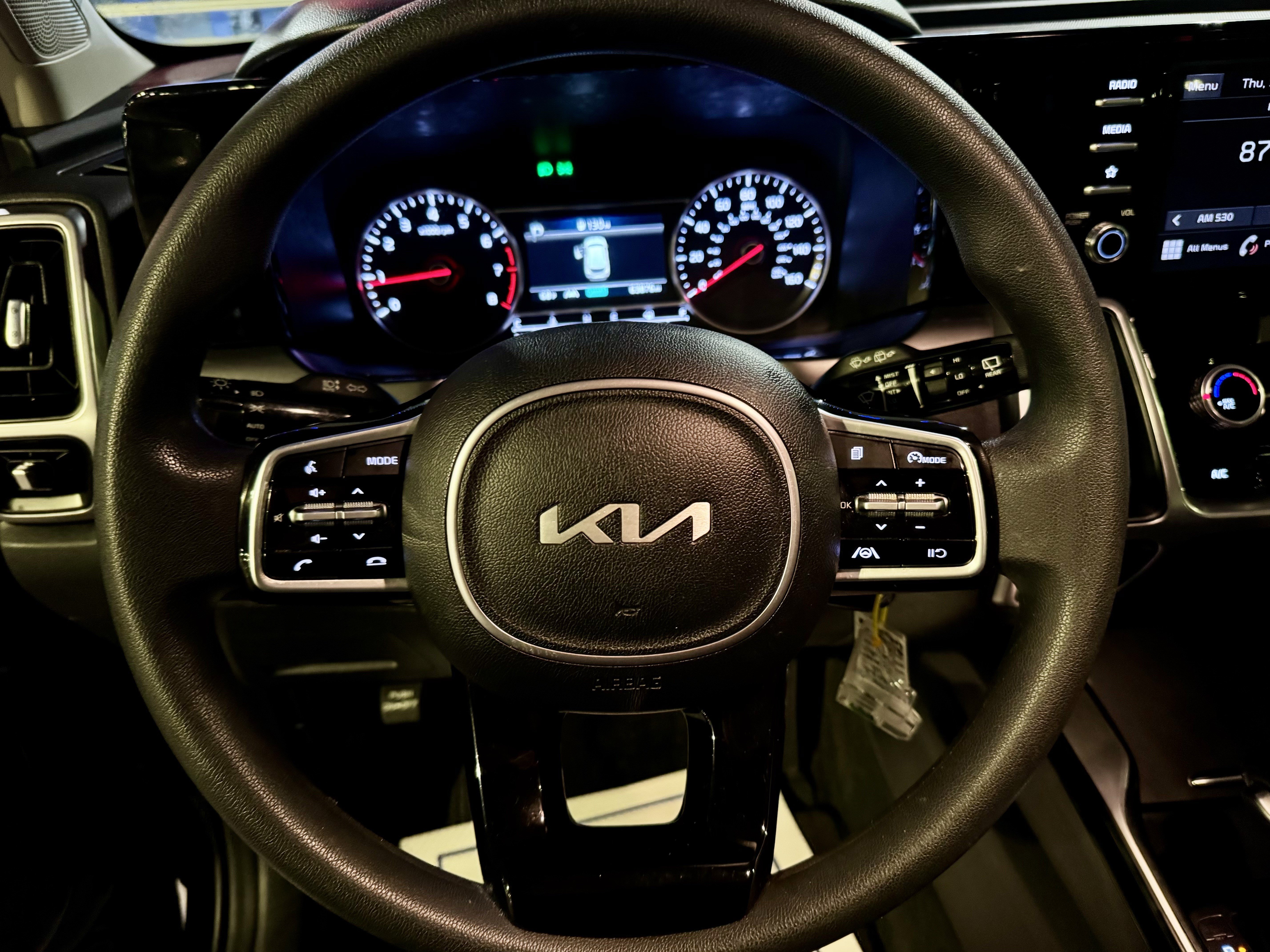 Used 2023 Kia Sorento LX AWD/4WD image 13