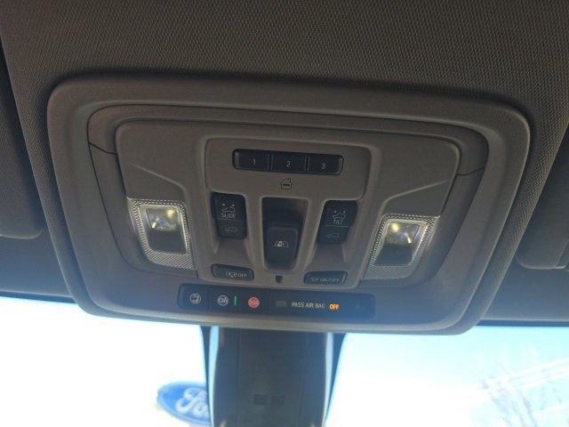 Used 2023 GMC Sierra 3500 Denali w/ Denali Ultimate Package image 21