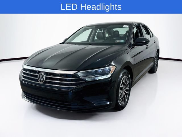 Used 2019 Volkswagen Jetta SE w/ Cold Weather Package FWD image 3