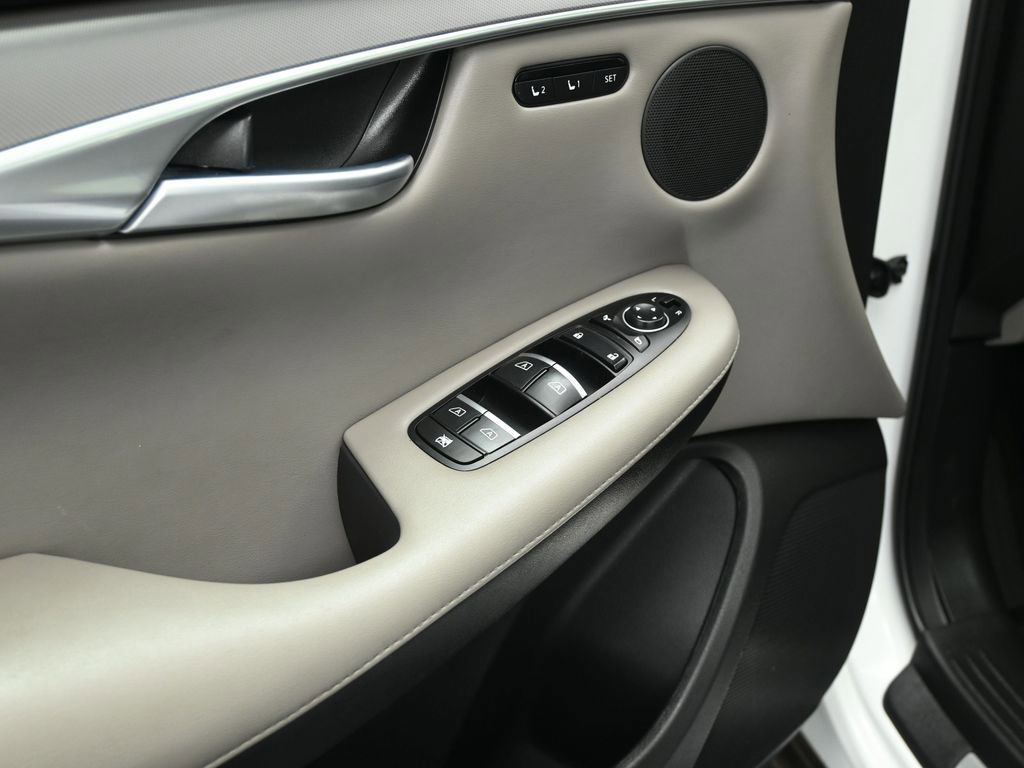 Used 2024 INFINITI QX50 Luxe image 36