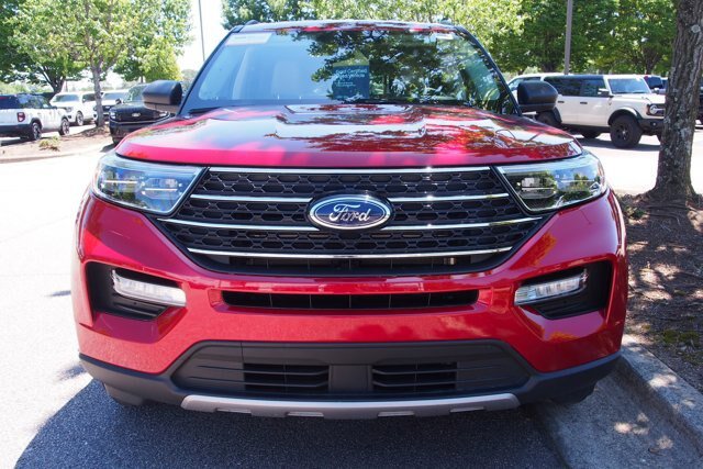 Certified 2023 Ford Explorer XLT w/ Equipment Group 202A AWD/4WD image 2