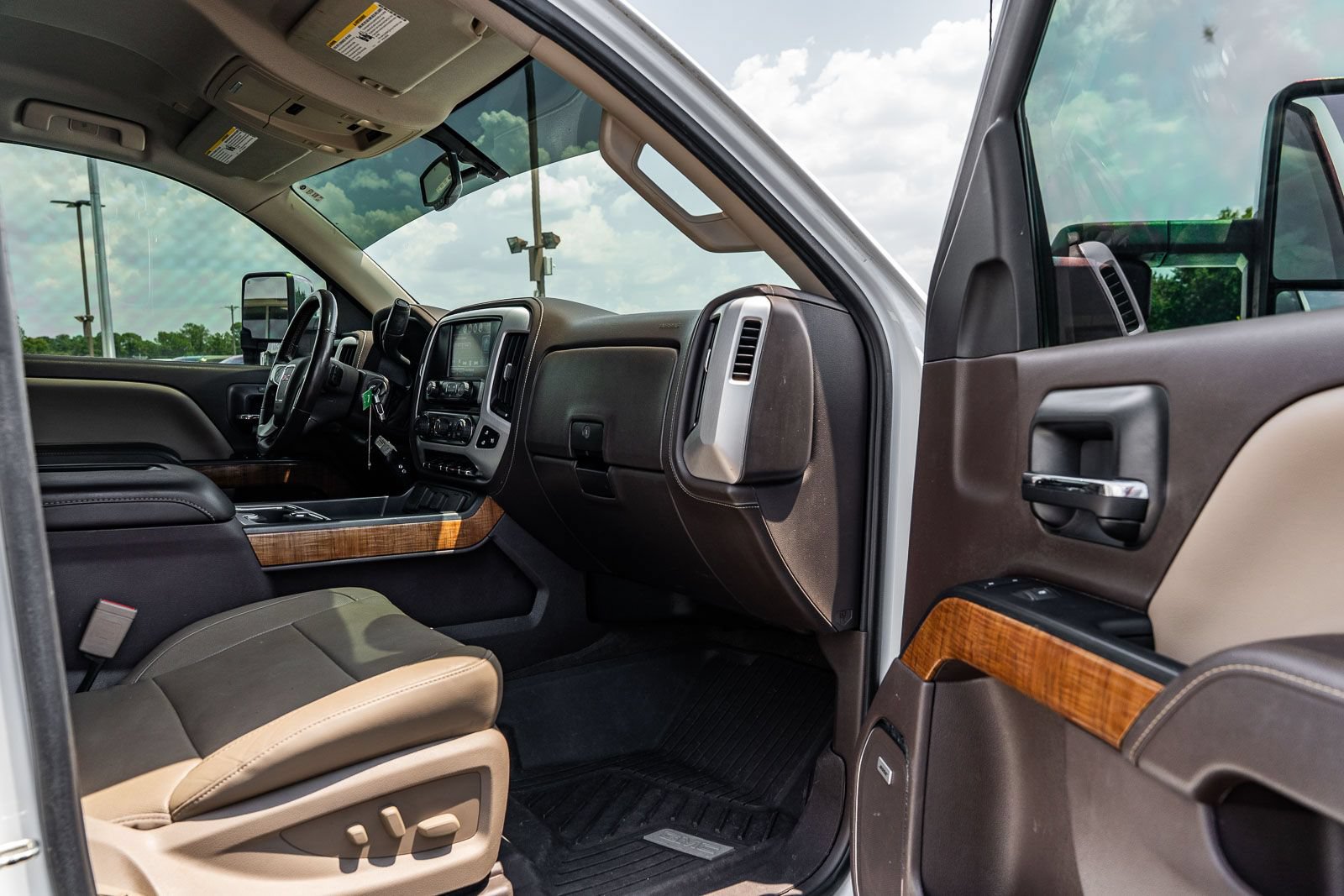 Used 2018 GMC Sierra 1500 SLT w/ Texas SLT Premium Package AWD/4WD image 11