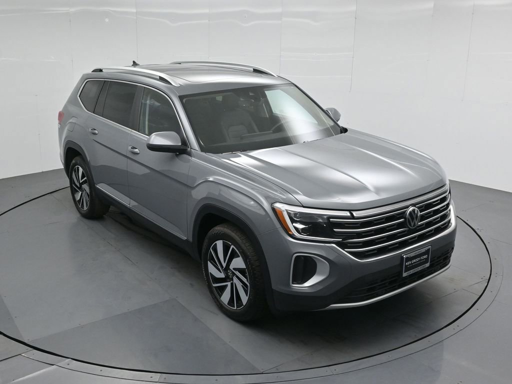 Used 2025 Volkswagen Atlas SEL AWD/4WD image 4