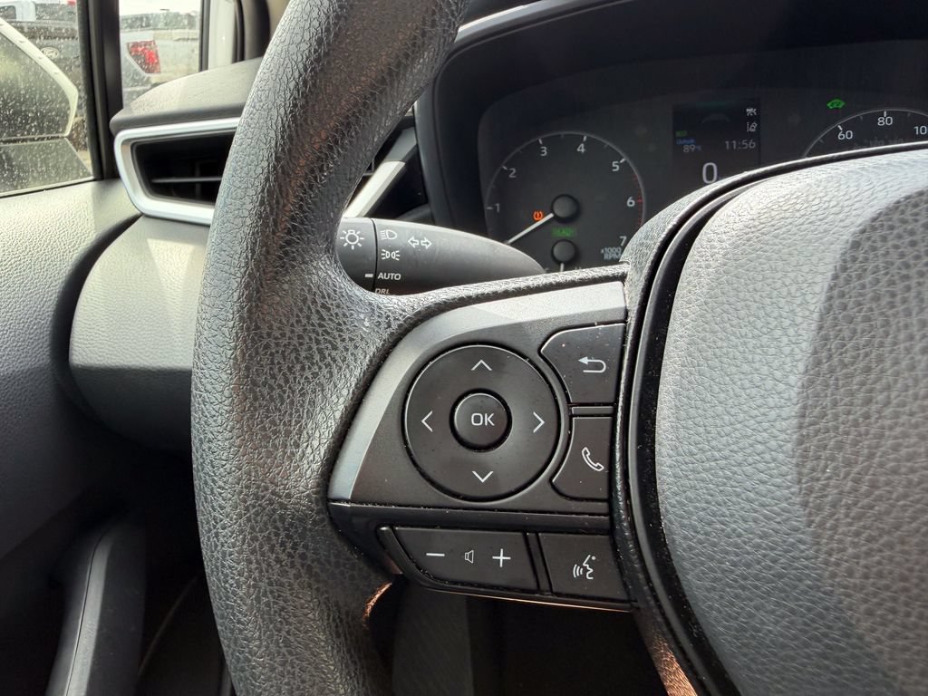 Used 2025 Toyota Corolla LE FWD image 23