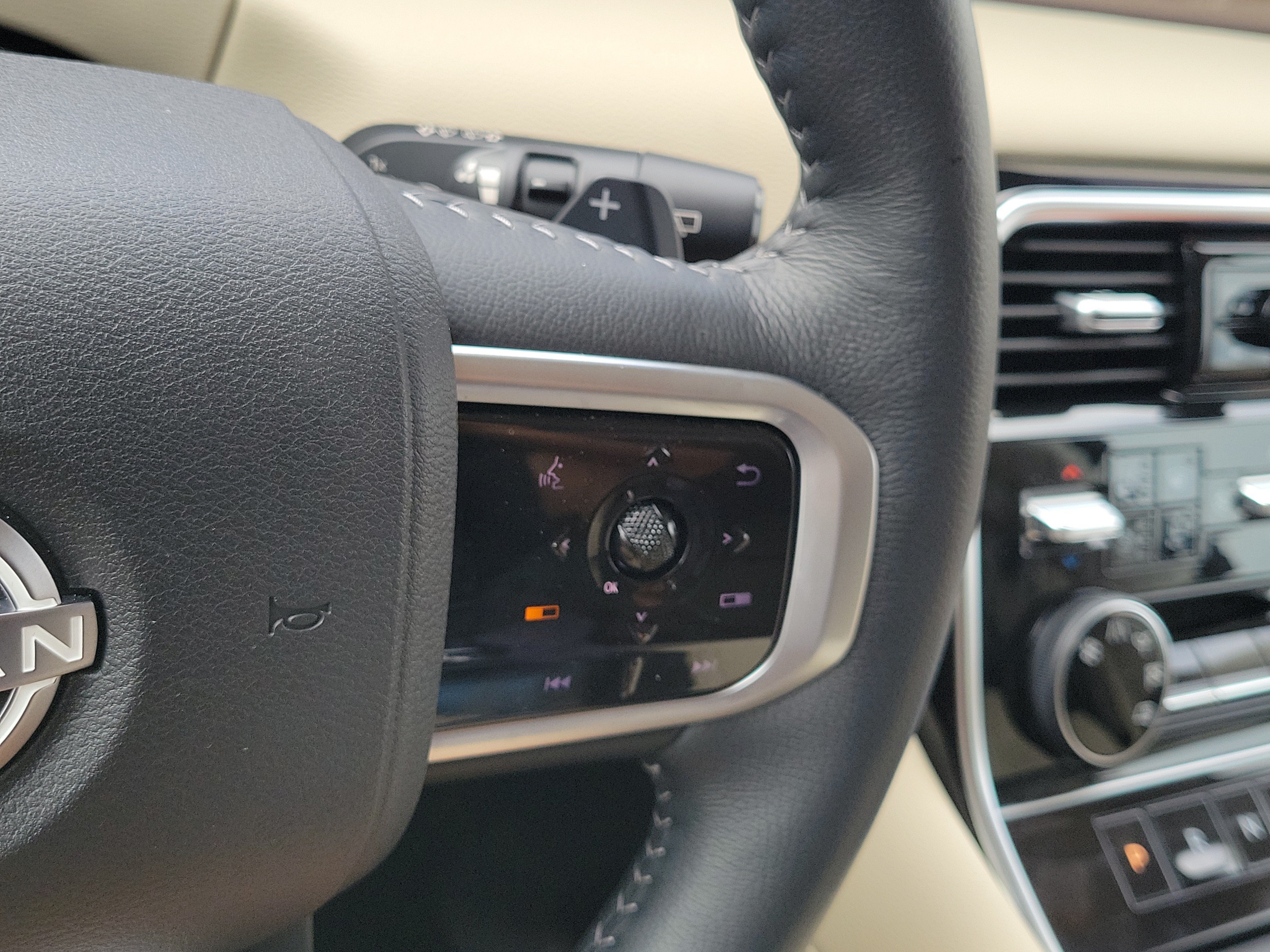Used 2026 Nissan Armada Platinum w/ Convenience Package RWD image 25