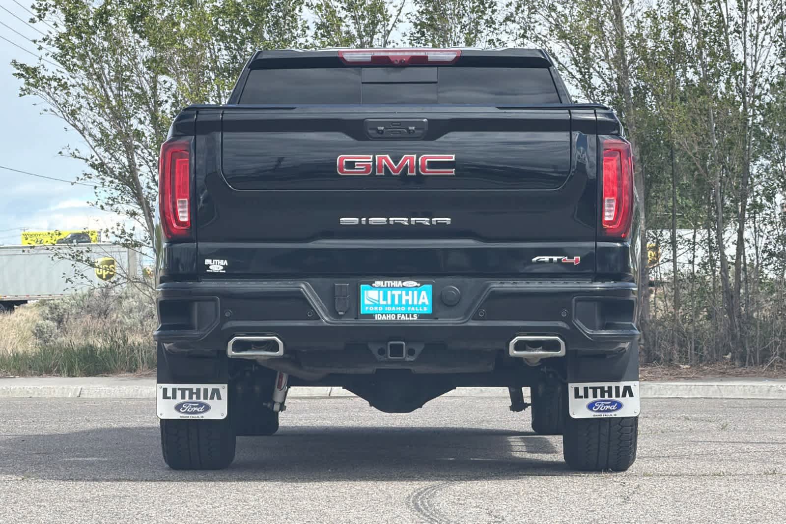 Used 2025 GMC Sierra 1500 AT4 w/ Technology Package AWD/4WD image 7