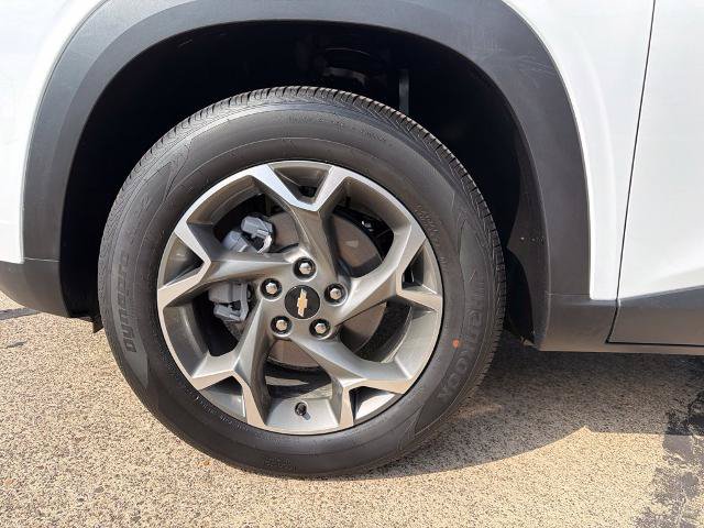 Used 2026 Chevrolet Trax LT w/ LT Convenience Package FWD image 7
