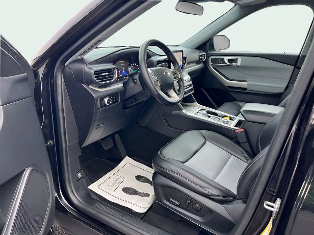 Certified 2023 Ford Explorer XLT w/ Equipment Group 202A AWD/4WD image 8