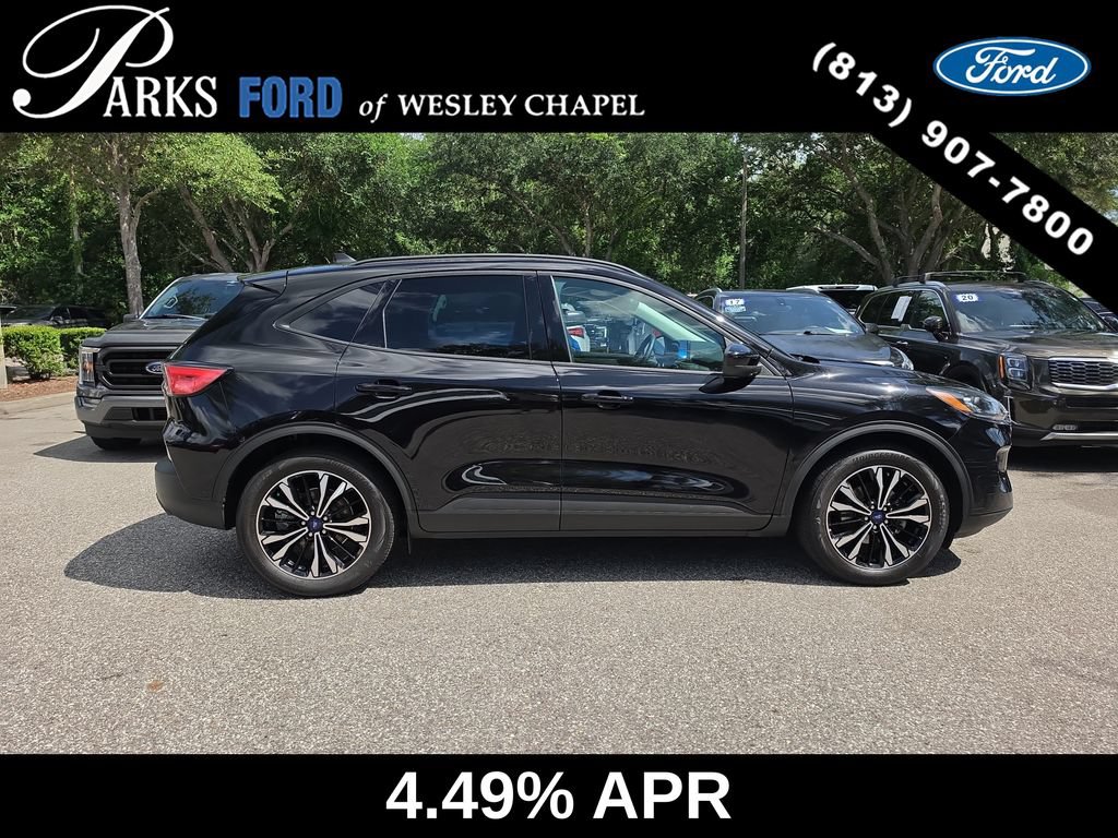 Certified 2022 Ford Escape SE w/ SE Sport Appearance Package FWD image 3