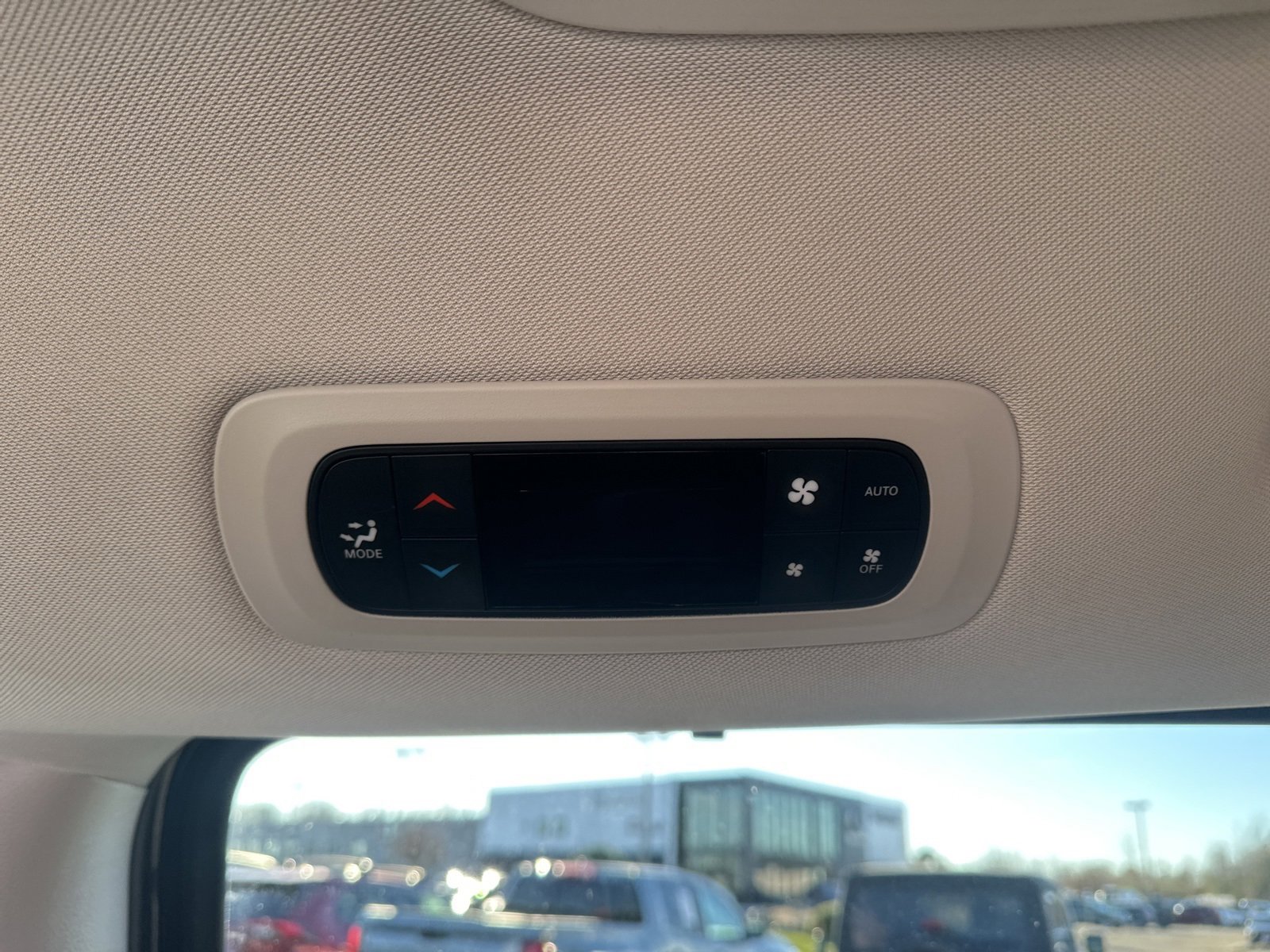 Used 2024 Chrysler Pacifica Touring-L image 24