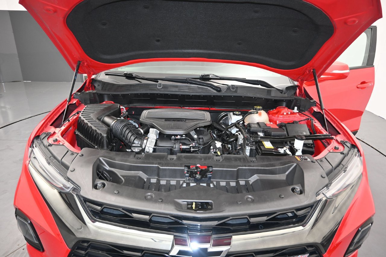 Used 2021 Chevrolet Blazer RS FWD image 18